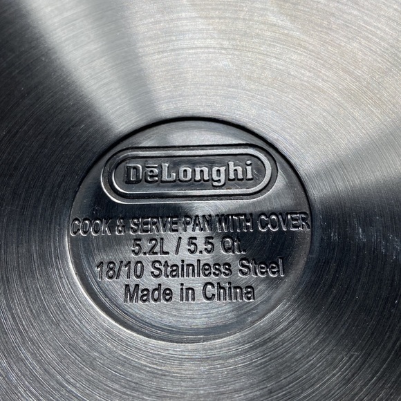 DeLonghi 5.5 Qt. Cook & Serve Pan (No Lid) - Picture 2 of 7